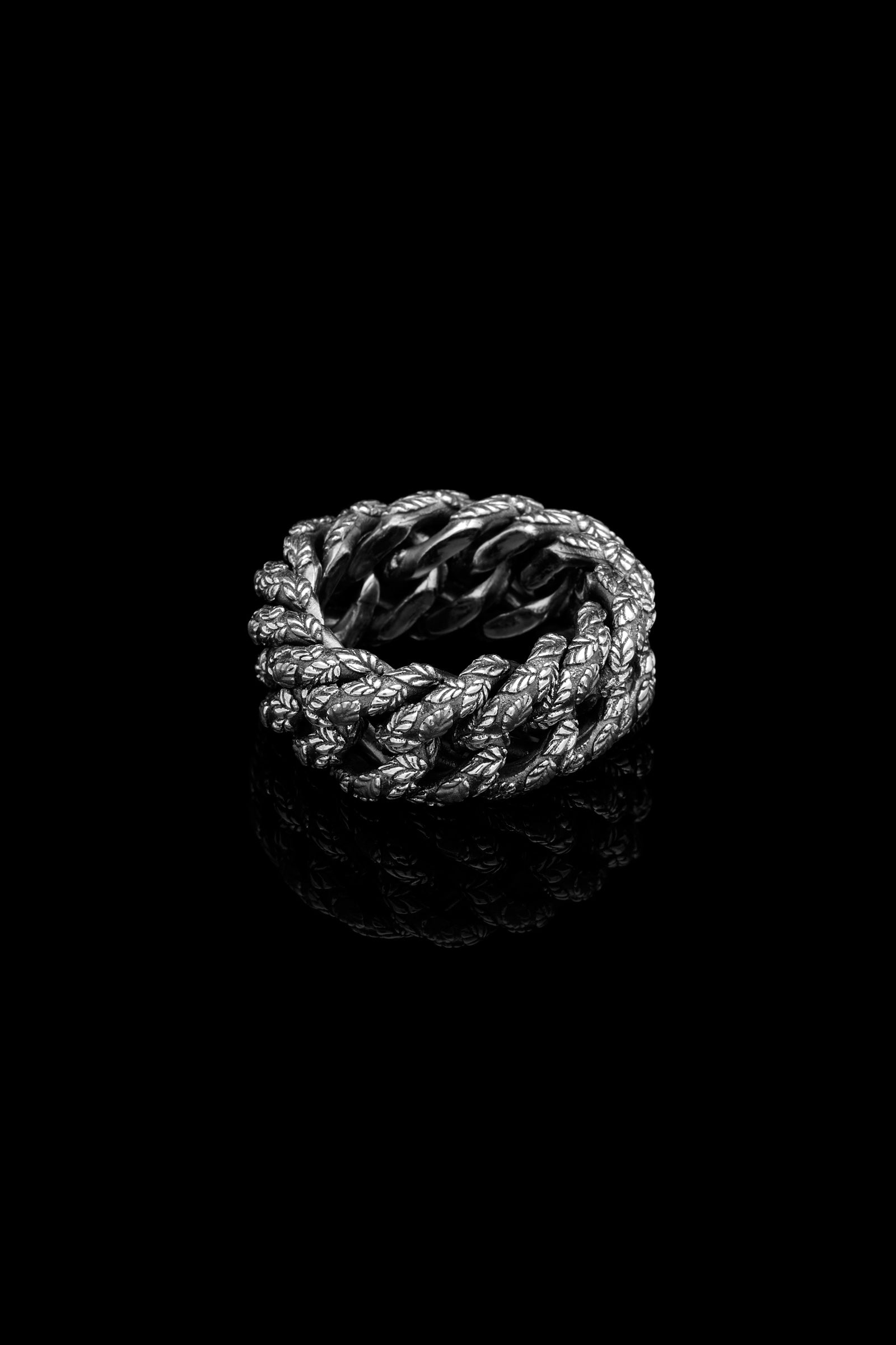 Tiny Leaves Chain Ring