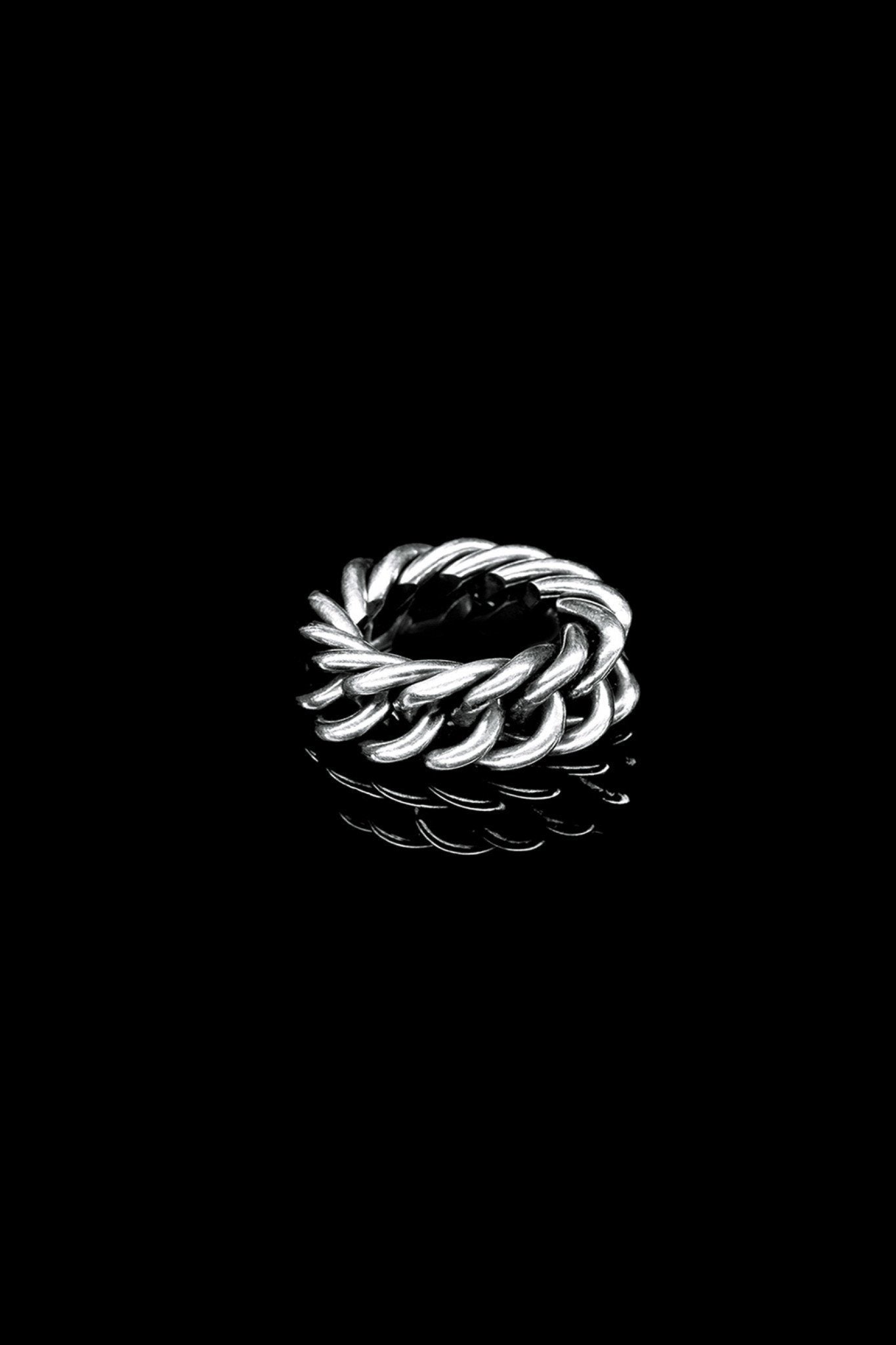 Tiny Chain Ring - Ugo Cacciatori