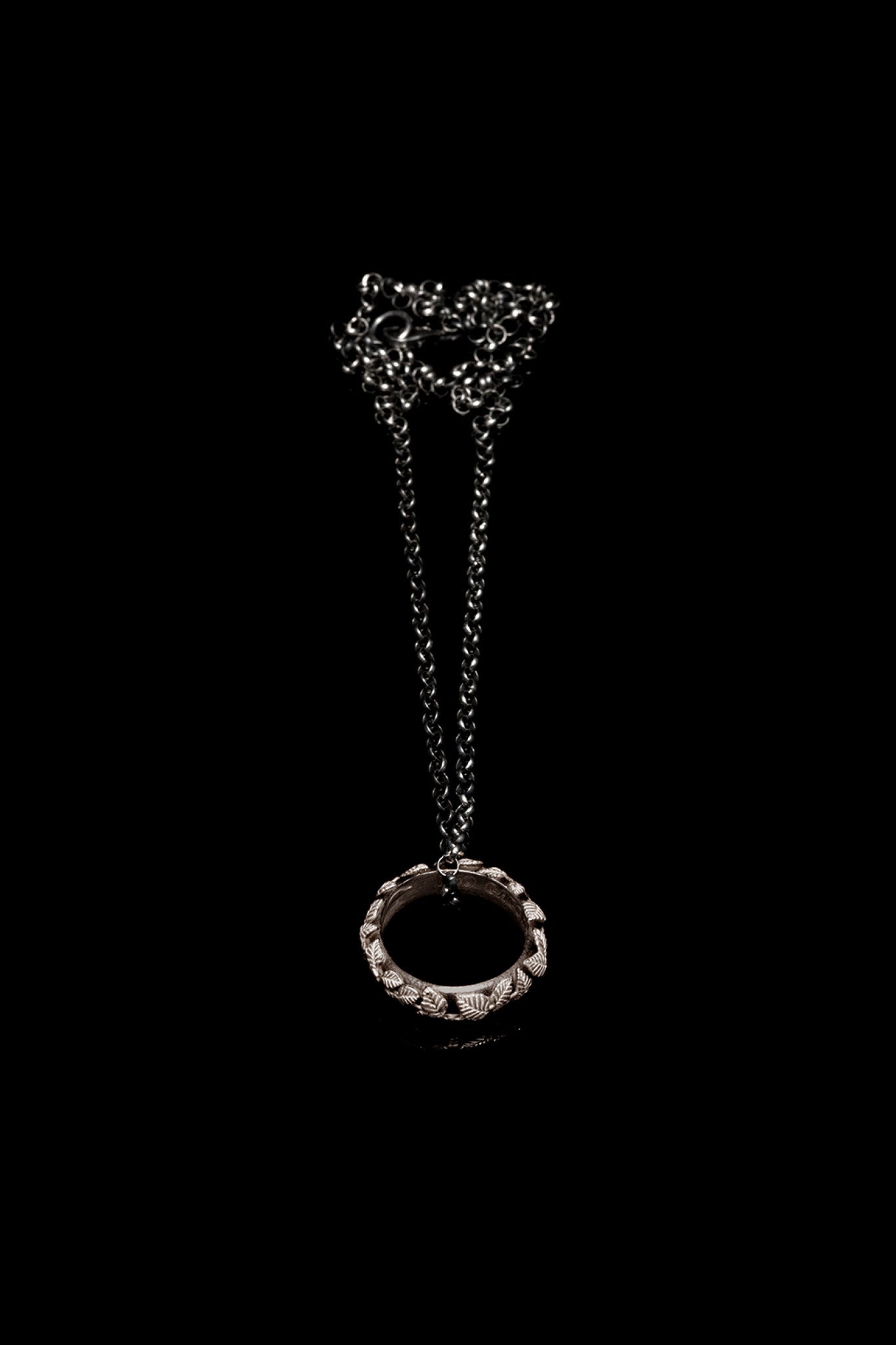 Tiny Leaves Ring Pendant