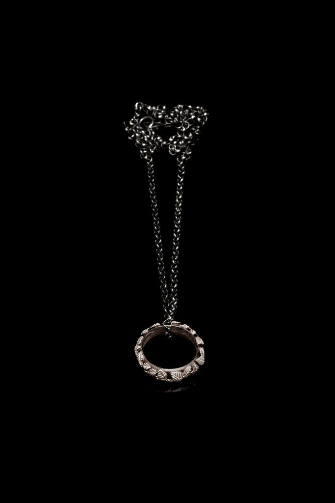 Tiny Leaves Ring Pendant